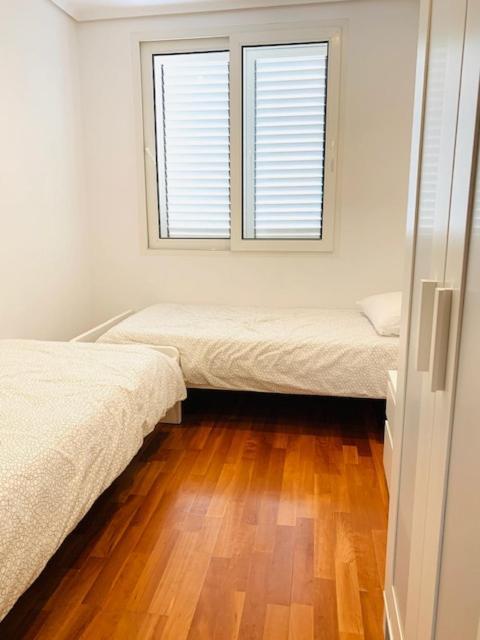 Apartamentos Playa Centro เบนิสกัสซิม ภายนอก รูปภาพ