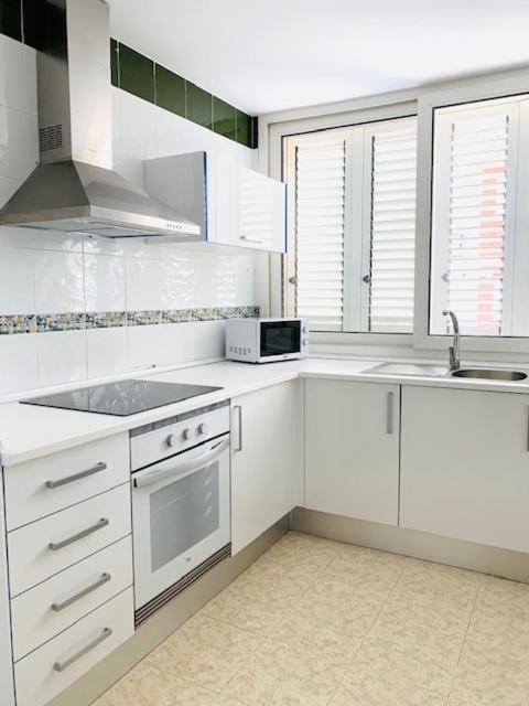 Apartamentos Playa Centro เบนิสกัสซิม ภายนอก รูปภาพ