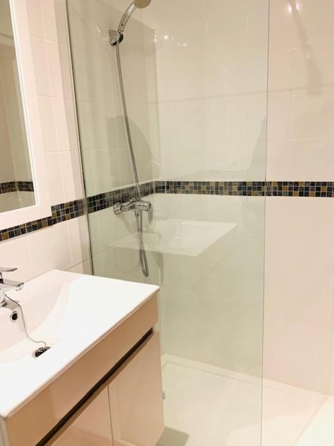Apartamentos Playa Centro เบนิสกัสซิม ภายนอก รูปภาพ