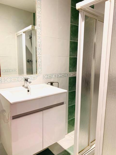 Apartamentos Playa Centro เบนิสกัสซิม ภายนอก รูปภาพ